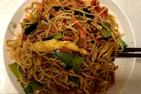 陕西特色美食炒细面，做法简单一学就会，营养又美味越吃越上瘾图片
