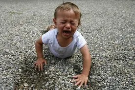 孩子故意惹你生气，是挑战行为，《孩子：挑战》教父母应对挑战图片