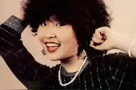 17岁红遍全国，巅峰玩消失，二婚的迪斯科女王张蔷52岁似少女图片