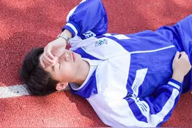 青春期男孩的7项心理特点：聪明爸妈避其锋芒，4招搞定叛逆男孩图片