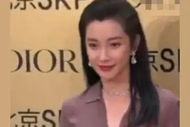 李冰冰47岁状态佳，气场不输超模何穗，卢靖姗见她还弯腰打招呼图片