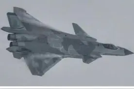 满足三哥好奇心，歼-20部署和田机场，距边境仅300公里图片