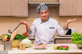 “Chop”是剁，“chop chop”是麻溜点，那“chop shop”啥意思？图片