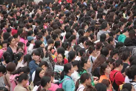 只要通过“小中考”，4月暑假任你zào图片