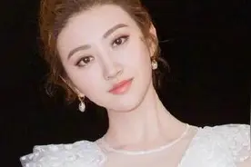 这款粉饼火了，遮瑕控油轻松打造磨皮效果，夏日必备神器图片