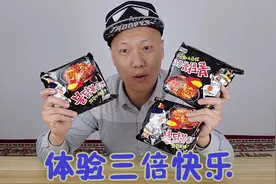 不吃辣小伙尝试3倍料包的火鸡面，被辣到翻白眼淌汗颤抖不能说话图片