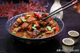 小餐馆里的特色菜，冷切羊肉无膻味，11味料包显功力图片