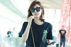 王丽坤真会凹造型，短裤口袋比裤子本身还要长，这比例似“腿精”图片
