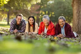 北京、成都和洛阳的家庭年收入分别达到多少，可认为是中产阶级？图片