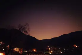 小说：我在后院意外捡到漂流瓶，打开发现我家下水道中藏有数人图片