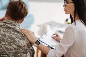 美国陆军五花八门的兵种：有牧师法官牙医兽医图片