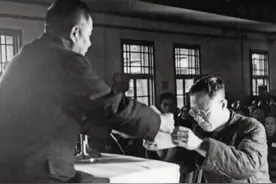 溥仪为什么会写《我的前半生》这本书，多亏周总理安排的工作图片