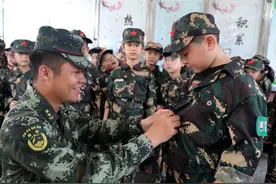 老板每天挣好几万，凭什么每个月只给我开两千元？图片