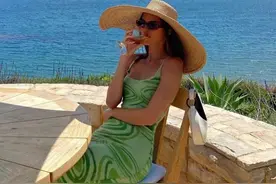 Kendall的度假装备刷新了我对针织裙的认知图片