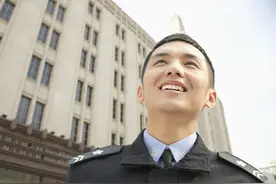 辅警可以作为终身职业吗？图片