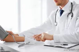 流鼻血不一定是上火，也可能是高血压！有此症状，一定要当心中风图片