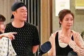 霍建华夫妇和友人聚餐，林心如衣着宽松孕味浓，还不时抚胸口图片