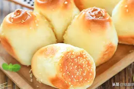 蜂蜜小面包底部酥脆的秘诀，松软好吃简单易做，附近小伙伴都爱吃图片