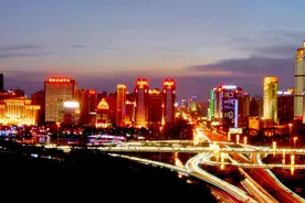 6年前你手里有10万块，你会在南宁买房还是买车？图片