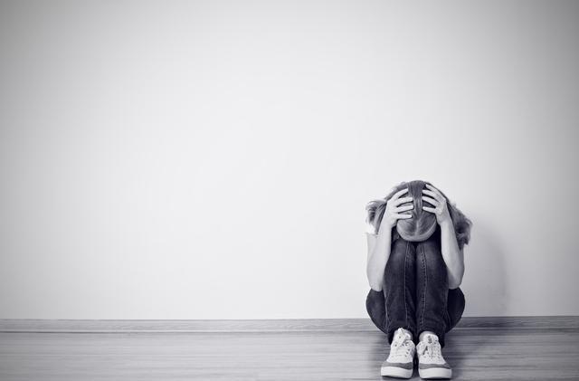 抑郁心理疏导的十个方法,老人内心压抑憋不住,患了抑郁症,运用三个