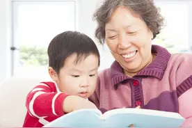 奶奶的关爱，孩子嫌烦？父母可从三个方面培养他的“感恩之心”图片