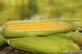 玉米最忌煮完塞冰箱冷冻，这样保存玉米，放一年照样新鲜香甜图片