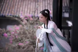 故事：心上人中探花后赎她出青楼，温存1年，她又被送去别人府上图片