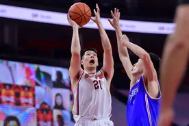 132-79！广东53分狂屠天津，豪取17连胜图片