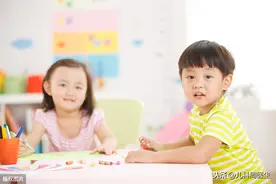 谁说孩子半夜“梦游”很搞怪？医生：梦行症，关键要帮孩子走出来图片