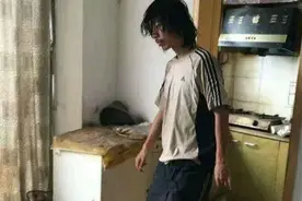 武汉网球天才，从双料冠军沦为街头乞讨者，他究竟经历了什么？图片