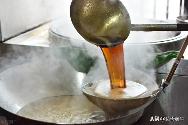 熬制黑糖膏：偷加一味中药，不仅延长保质期，诱钓鲤鱼更有效