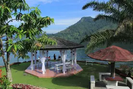 印尼除了巴厘岛，多巴湖的景色也毫不逊色，这里人少景美又舒服图片