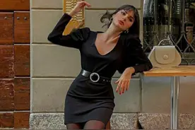 这个时髦的意大利女人，用极简的穿搭心思，演绎迷人又浪漫的风韵图片