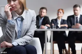 杭州女面试官：在“我爱你”中，加哪两个字最伤人？小伙机智回复图片