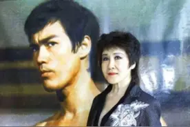 李小龙死在她床上，向华强养她40年，向太见她叫姐，丁佩凭什么？图片