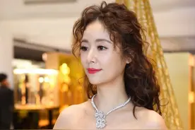 女人不论多大年纪，这4款土味发型最好别留！否则显老还没气质图片