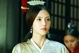 丫环给少爷洗脚意外成妾，生一子家喻户晓，死后坟中却有一口空棺图片