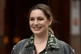 女星凯莉布鲁克Kelly Brook伦敦外出街拍组图图片