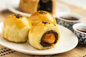 蛋黄酥雪媚娘海鸭蛋零食大礼包休闲食品早餐糕点网红美食小吃面包图片