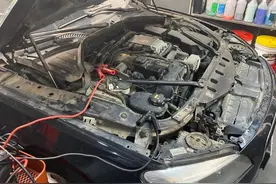 怪兽修车：翻新一辆破旧状态的宝马730，匠心施工，完美复活图片