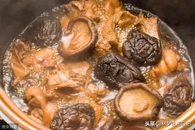 小鸡炖蘑菇图片