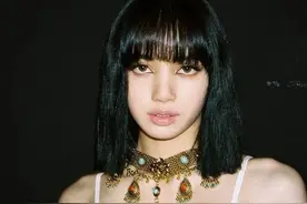 Lisa亲身示范，短发女生真的可以性感又可爱图片