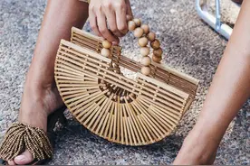 这3个最具质感的草编小众包品牌，为你的夏天出行带来凉快惬意图片