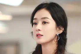 分享赵丽颖“减龄感”的3个诀窍，这些饰品便宜又好看，提升气质图片