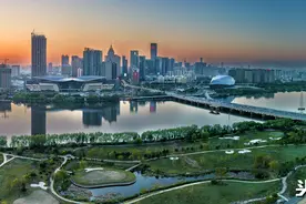 沈阳是辽宁省省会，是中国东北地区经济、文化、交通和商贸中心图片