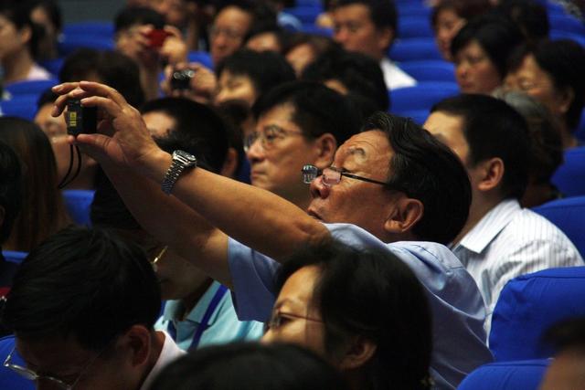 《易中天中华史》水准如何？学术大咖转型娱乐明星后的浮躁之作？