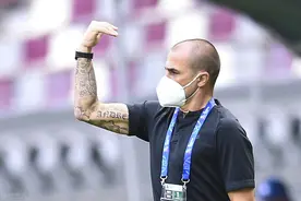 3次换人，2次被动！卡纳瓦罗，你不是“巧妇”，请别谈“无米”图片