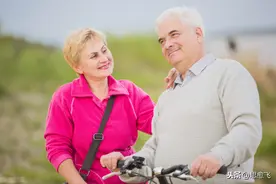 女性75岁还找老伴吗？看完这几个问题，再做决定图片