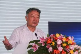 温铁军教授：忘了农民就是忘本！别说你是教授，不够格的图片