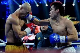 他曾四次读秒一龙，武林风擂台保持不败，今欲替拳王泰森教训一龙图片